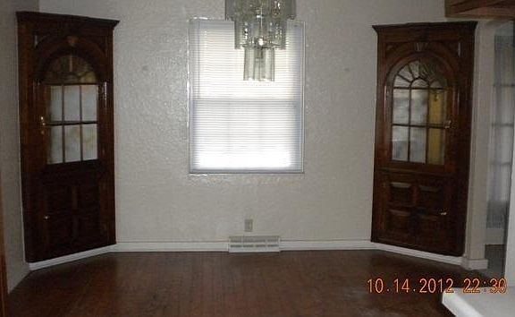 4th image of 3830 Koehn Ave
