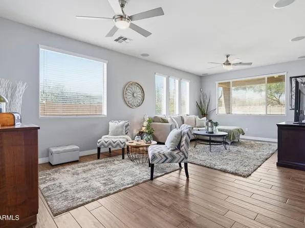 8371 W SPUR Drive, Peoria, AZ 85383
