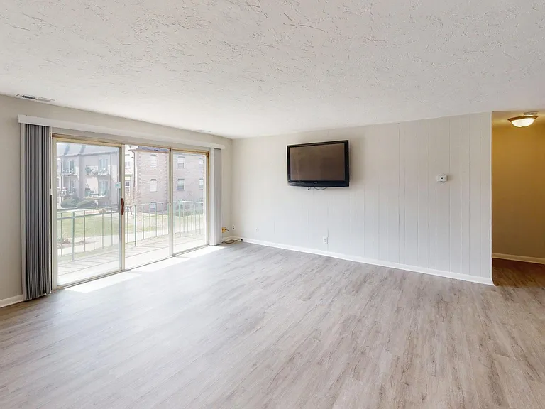 502 Oak St #7 — Photo 10