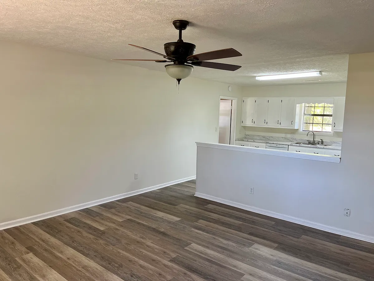 Building Photo - 213 Vildo Rd