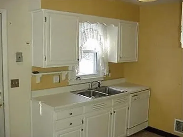 343 Hayden Ave — Photo 1