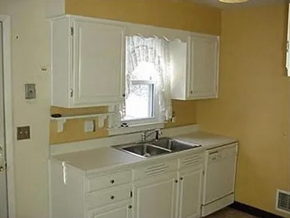 1st image of 343 Hayden Ave