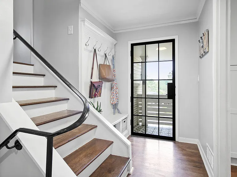 2259 Collier Dr — Photo 3