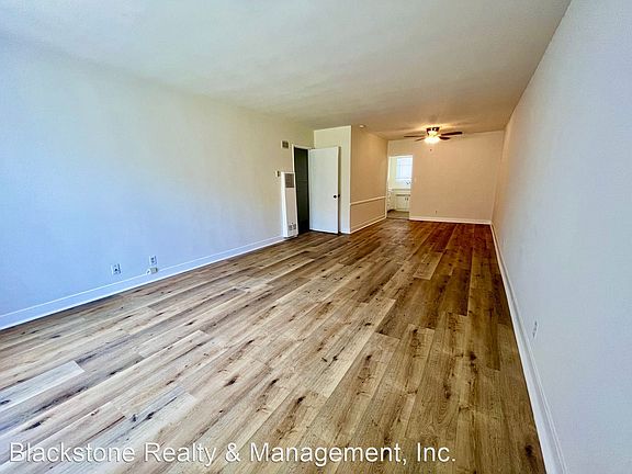 4th image of 316 S Doheny Dr APT 4