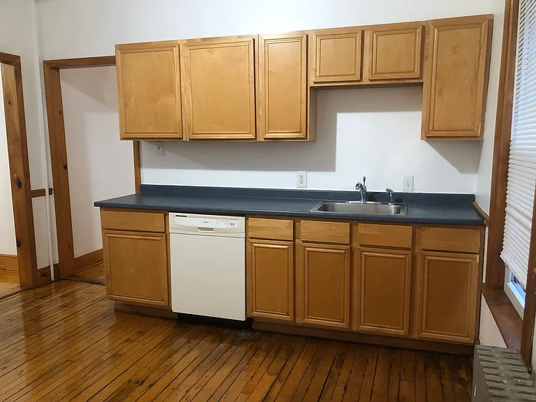 189 Lowell St #1 — Photo 2