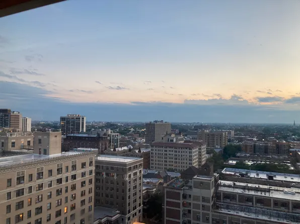 2909 N Sheridan Rd, Chicago, IL
