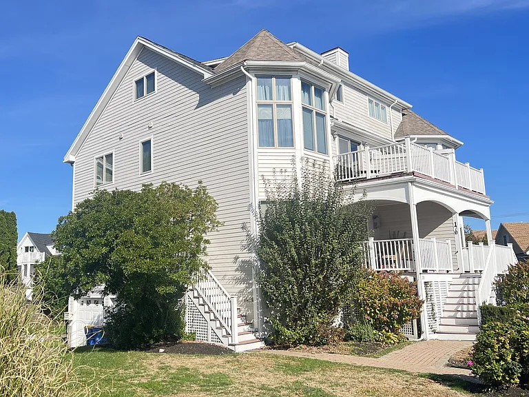 170 Cliff Ave — Photo 2