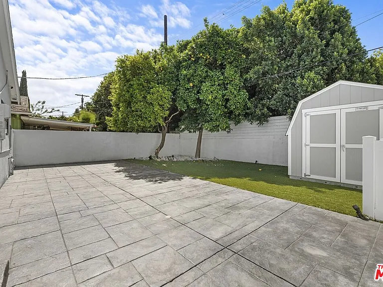 14642 Runnymede St — Photo 21