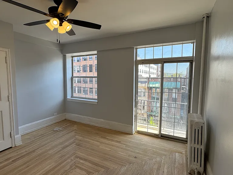 948 Court St #401 — Photo 6