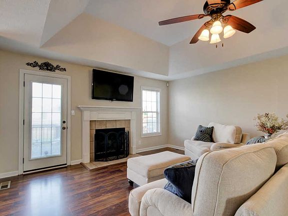 5th image of 2888 Brewster Dr