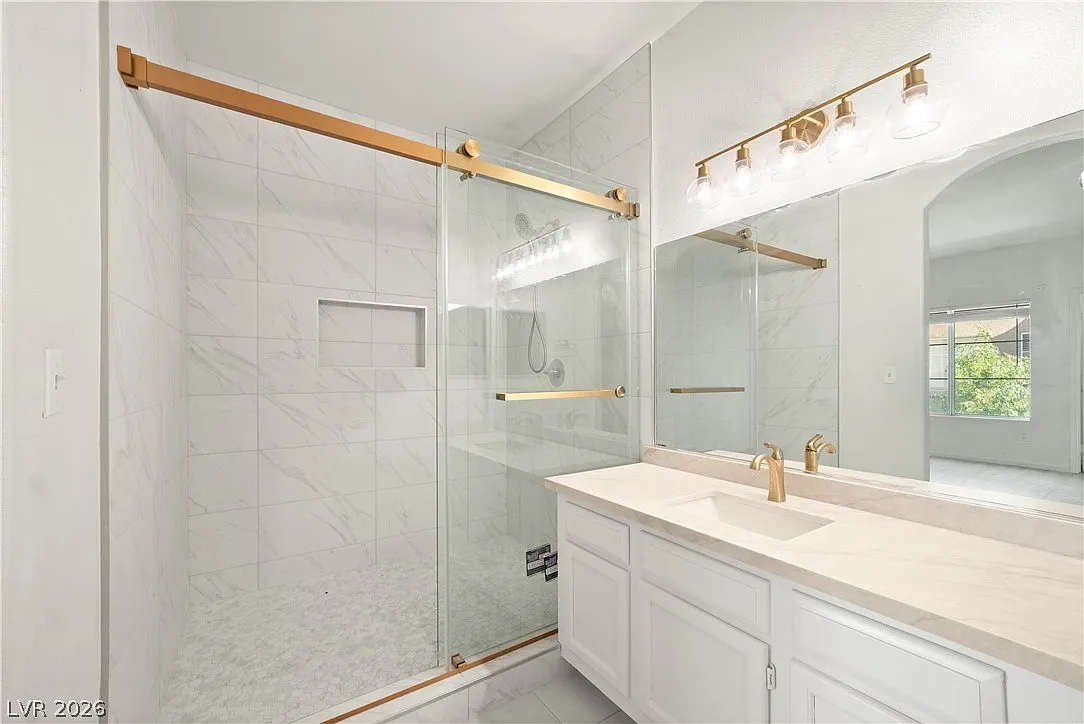 1 bed, 1.0 bath, 870 sqft, $1,185 — Photo 1