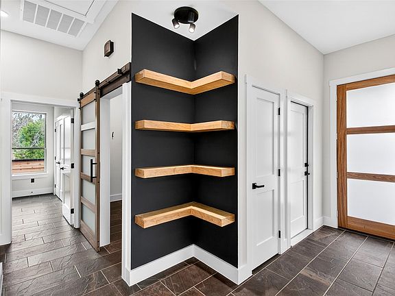 3rd image of 124 Aztec Dr