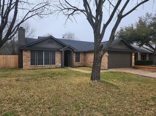 201 Quail Cir, Hutto, TX 78634