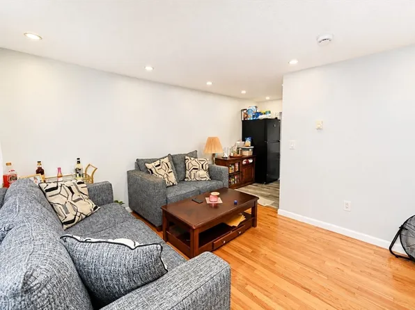 994 Washington St APT 2, Weymouth, MA 02189
