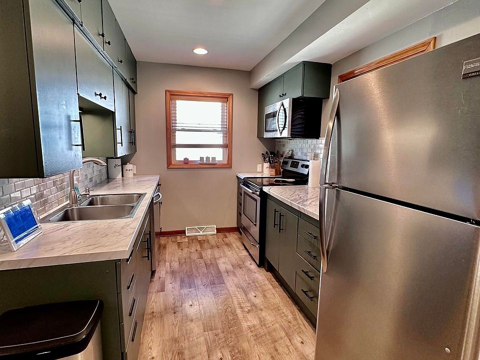 104 4th Ave NW Waukon IA 52172 Zillow