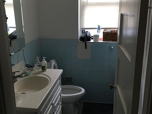 3rd image of 7 Ayr Rd #1
