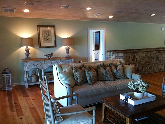 3rd image of 360 Windflower Dr