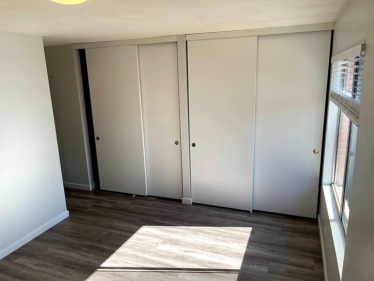Large primary room closests
