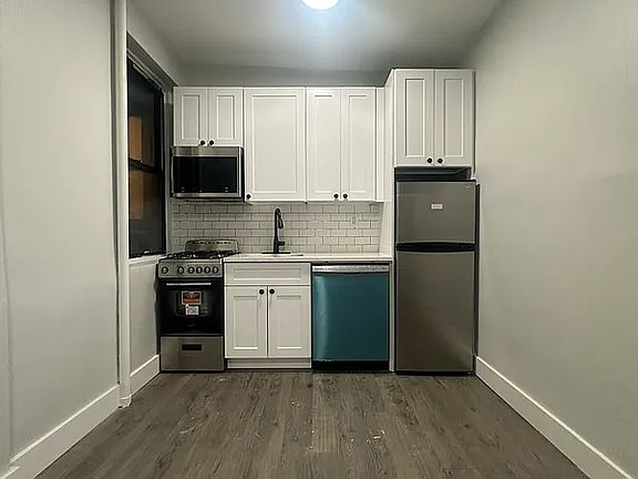4th image of 422 W 56th St APT 5