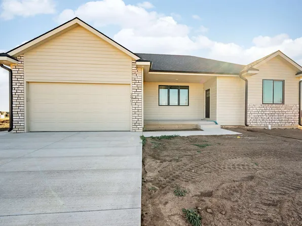 2901 Crystal Lake Dr, Salina, KS 67401