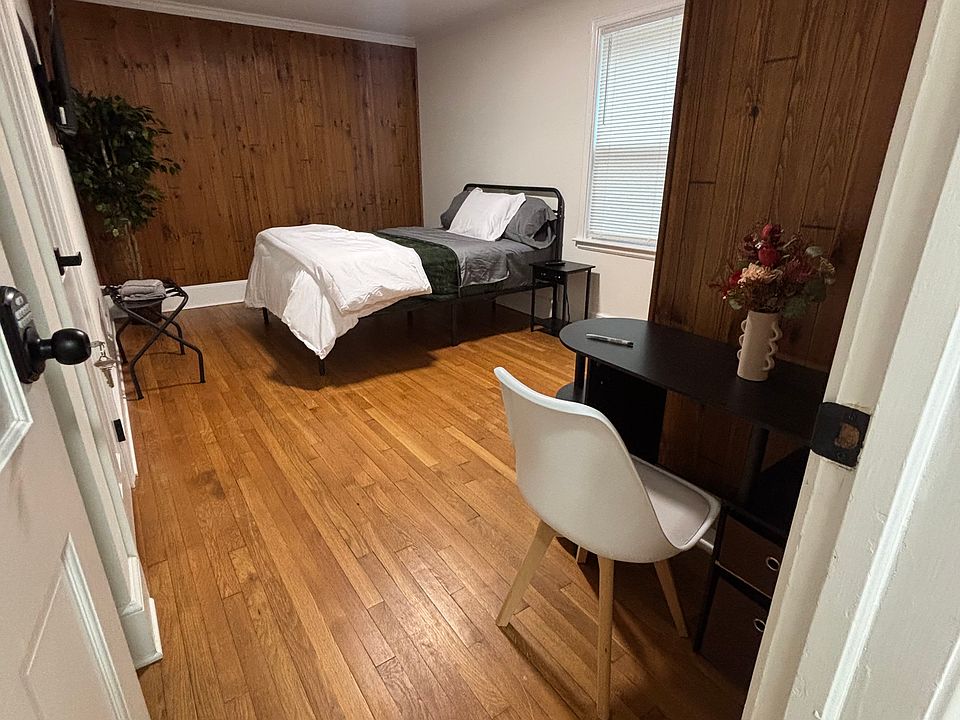 1st image of 4713 Erwin Rd #B