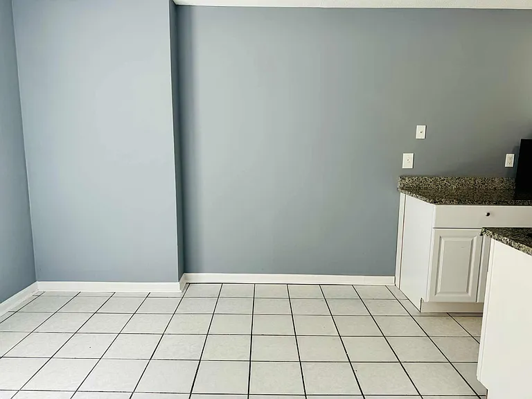 24 Shrewsbury Green Dr #B — Photo 3
