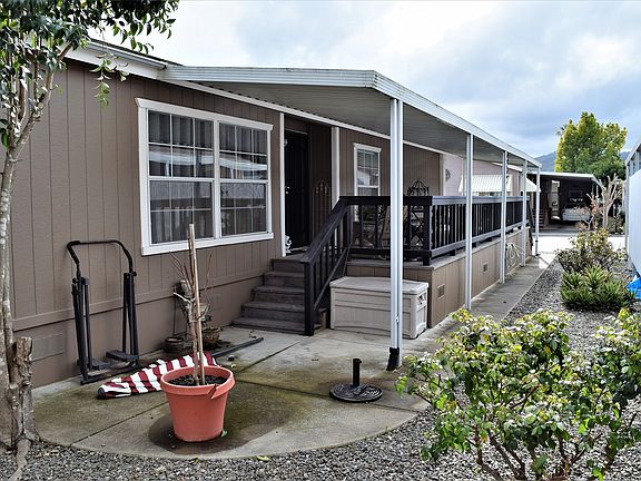 4th image of 229 Daisy Dr