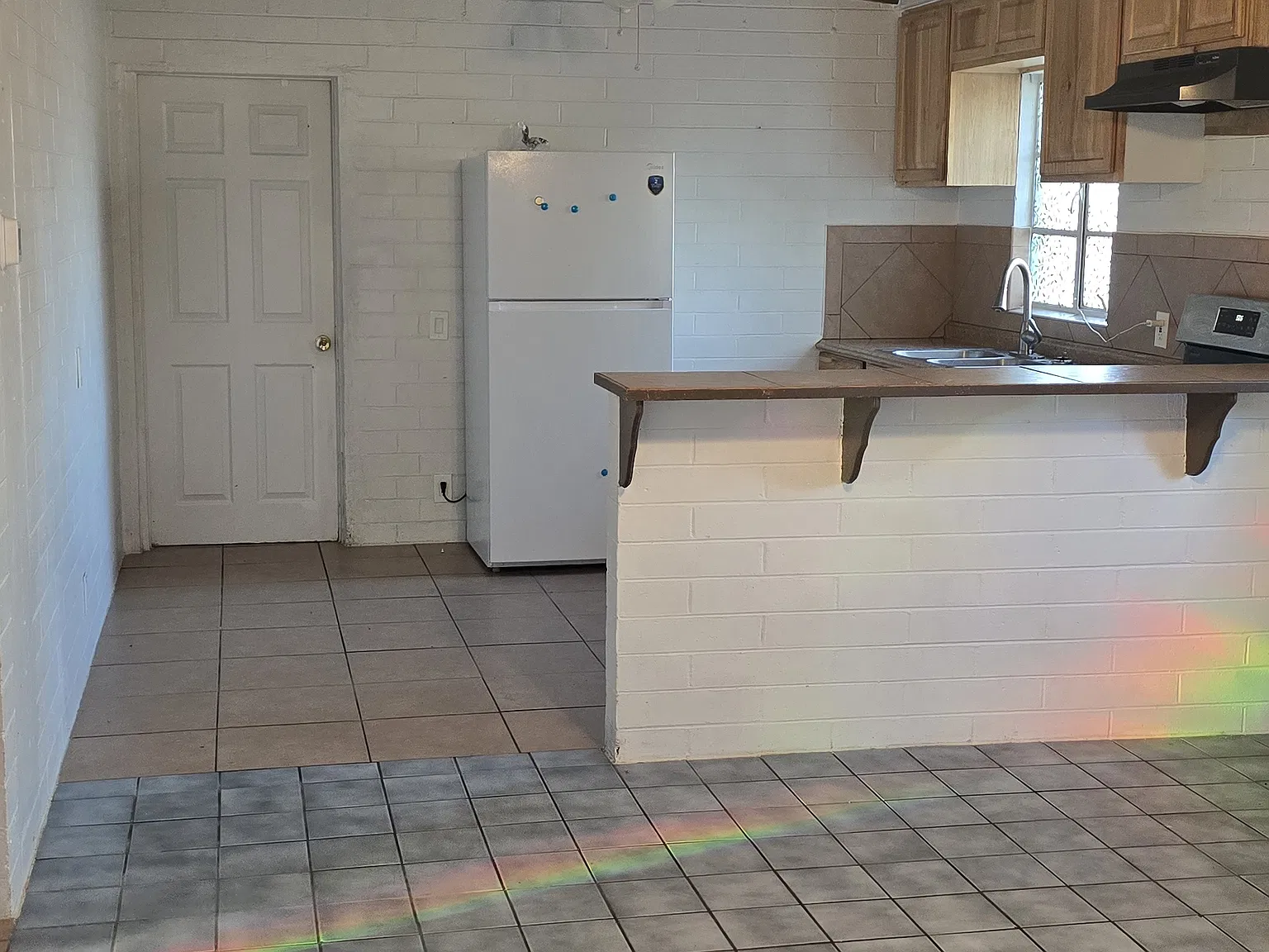 3 bed, 1062 sqft, $1,400 — Photo 2