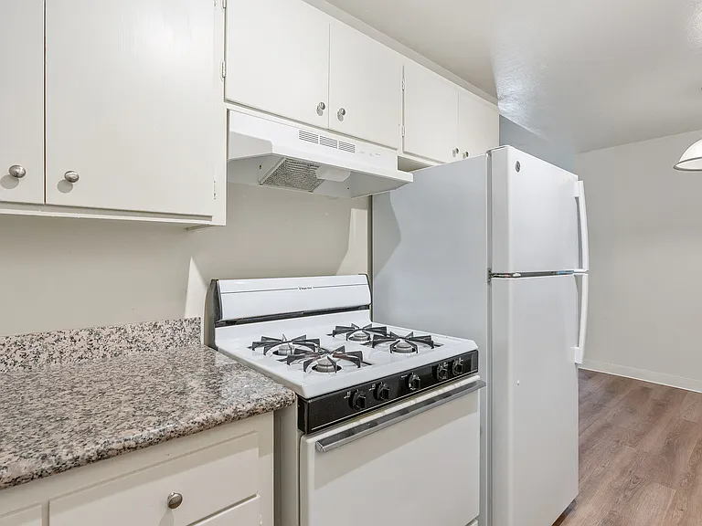 Walnut Creek Apartments — Photo 6