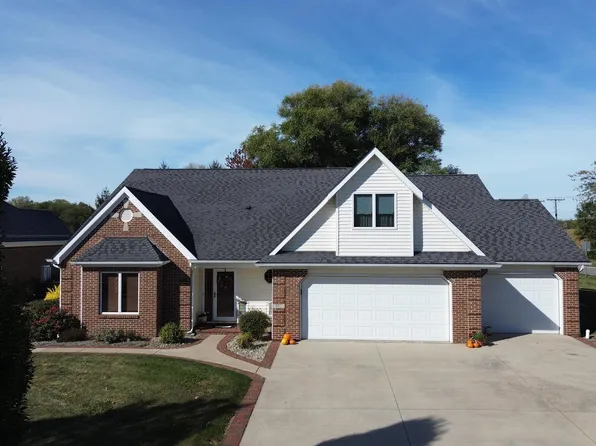 927 Woodridge Ct, Decatur, IN 46733