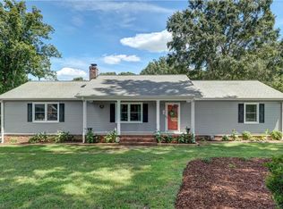 8100 Oak Arbor Rd, Greensboro, NC 27455