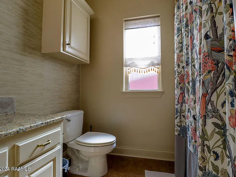 228 Crenshaw Dr — Photo 18