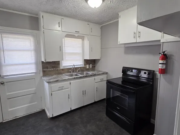 1116 S Millwood Ave APT 2, Wichita, KS 67213