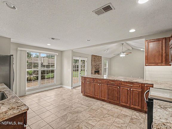 5th image of 516 KEVIN Drive
