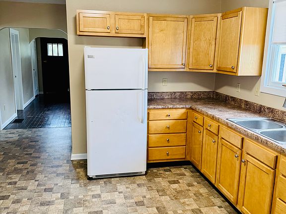 5th image of 1424 Chester Ave