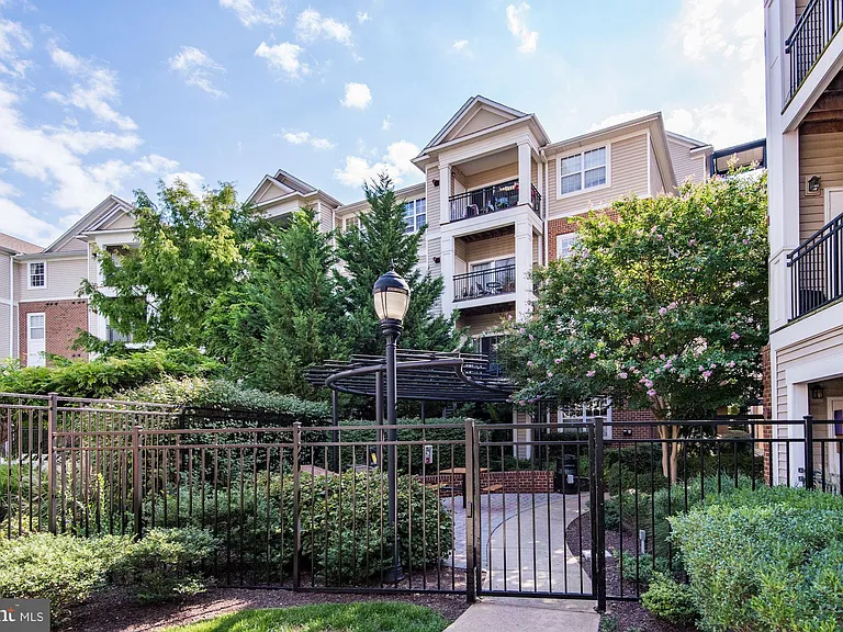 12909 Centre Park Cir #306 — Photo 26