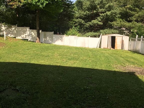4th image of 5066 Jamestown Dr