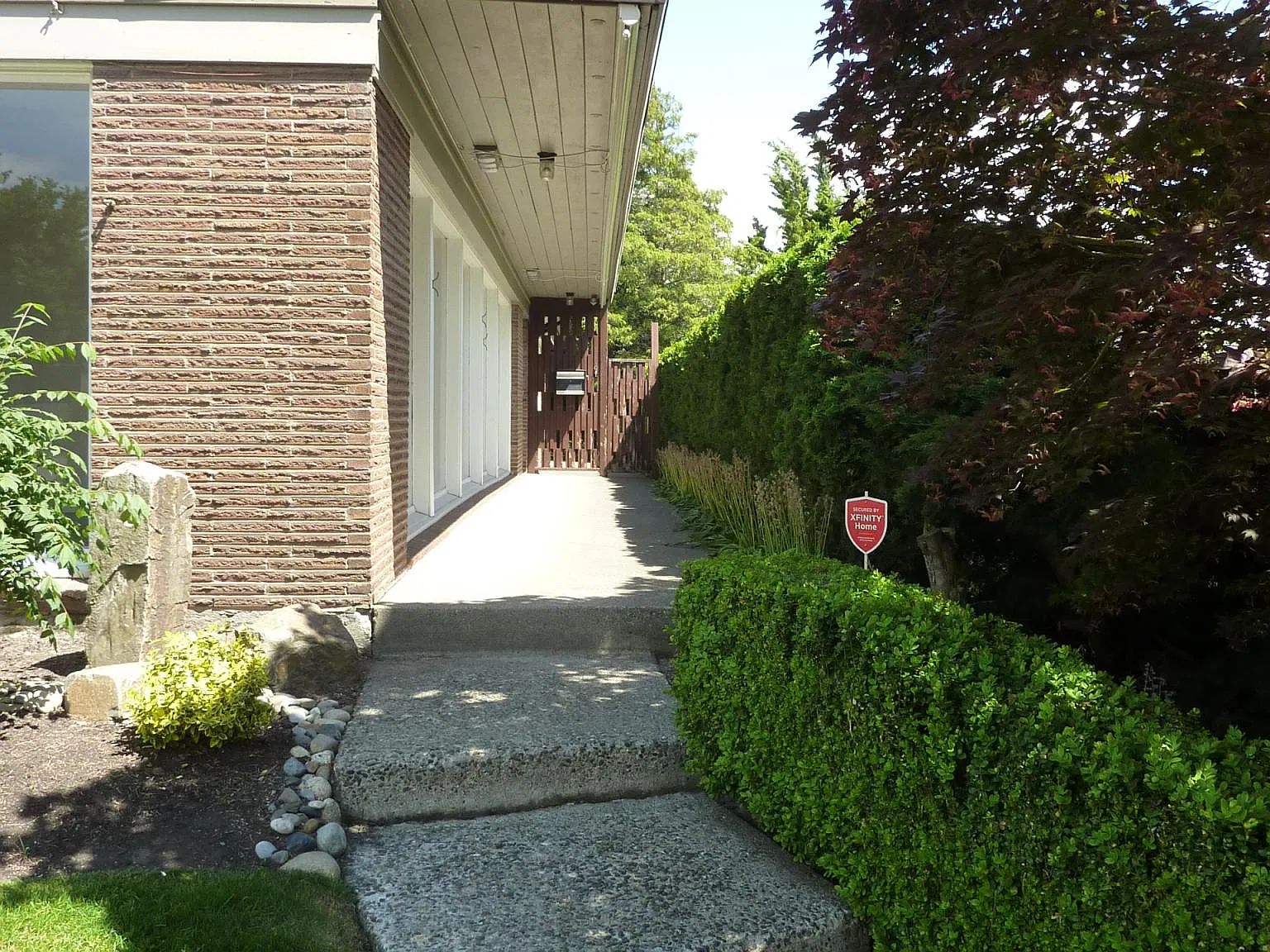 5104 NE 45th St — Photo 3