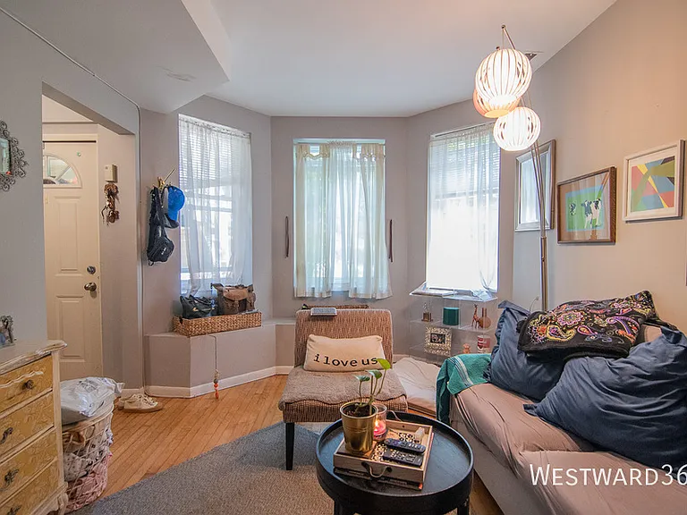3242 N Hoyne Ave #G — Photo 2