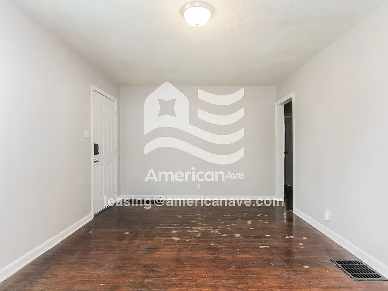 1221692_003_living_room_12699959.jpg