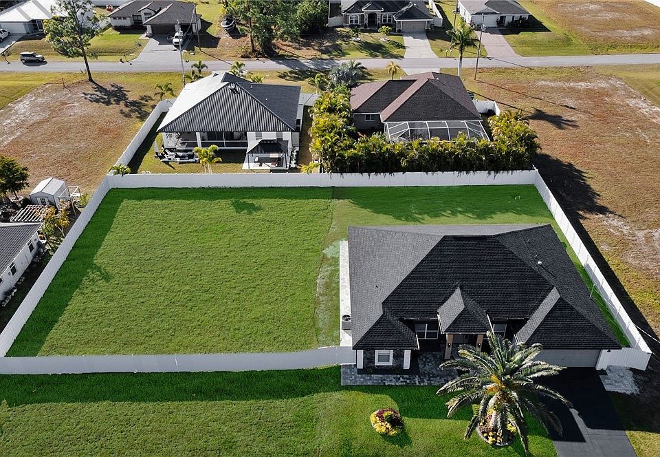 1st image of 4000 NE 9th Ave