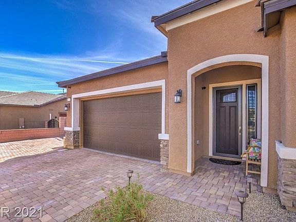 4th image of 9805 Summer Bliss Ave