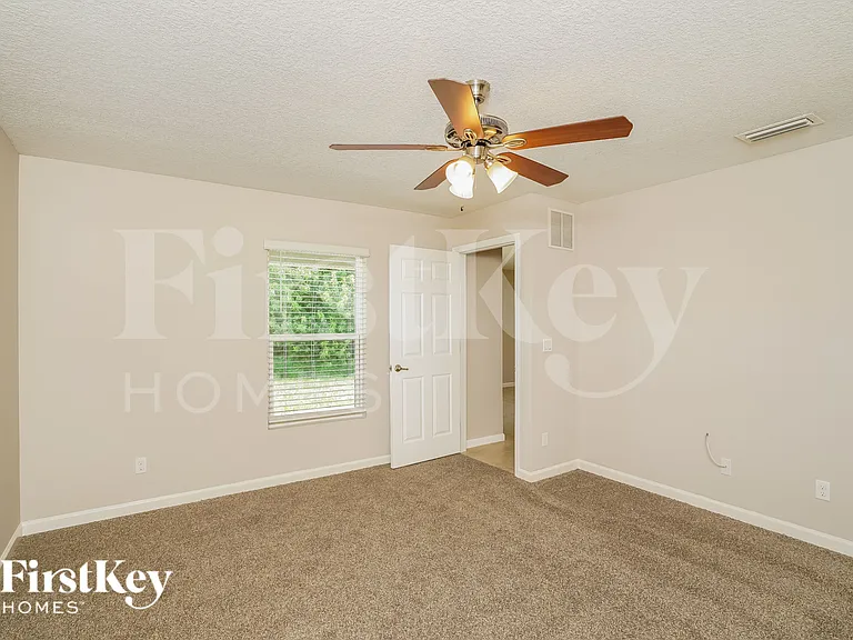4285 SW Walker St — Photo 5