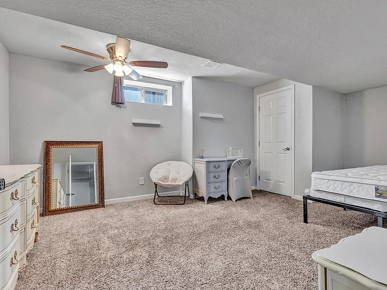 320 E Uintah St — Photo 28