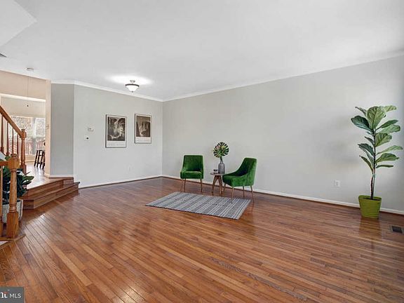 4th image of 7755 Desiree St