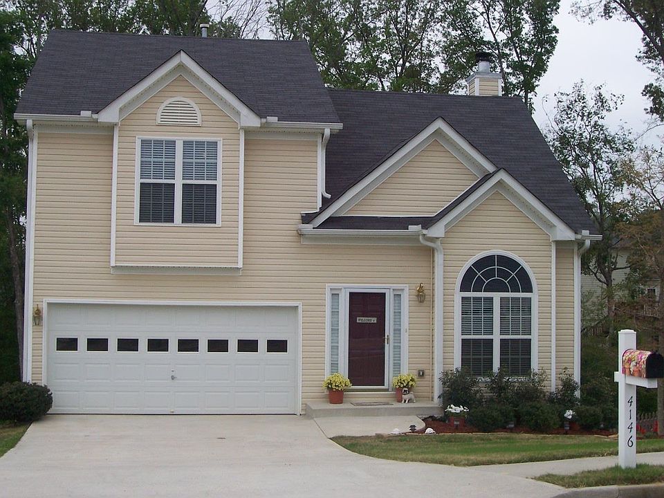 Immaculate home w/ finished basement