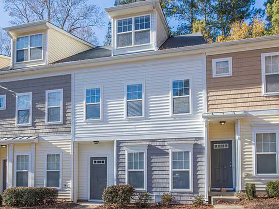 2nd image of 511 Elm Ave
