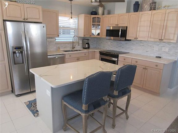 4th image of 1392 Nettles Blvd