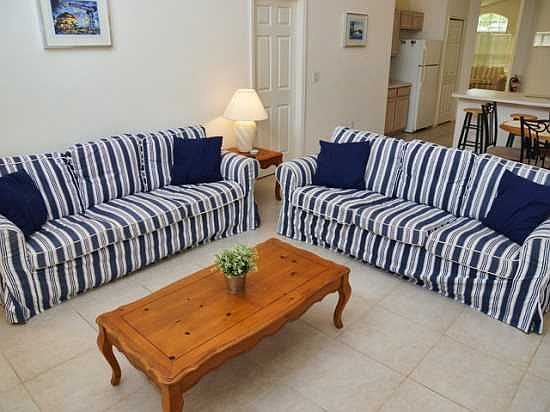 W4P148GL-family-room