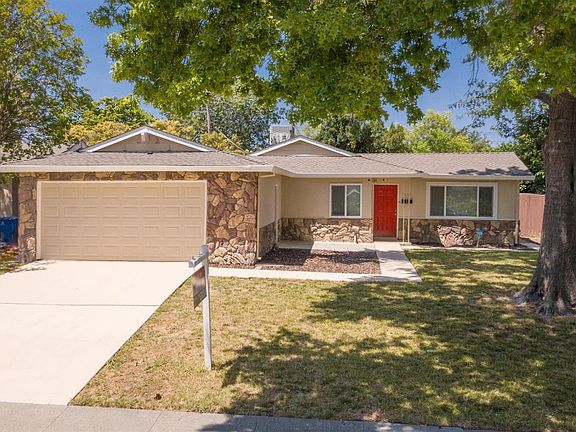 2nd image of 7690 Sweetbrier Way